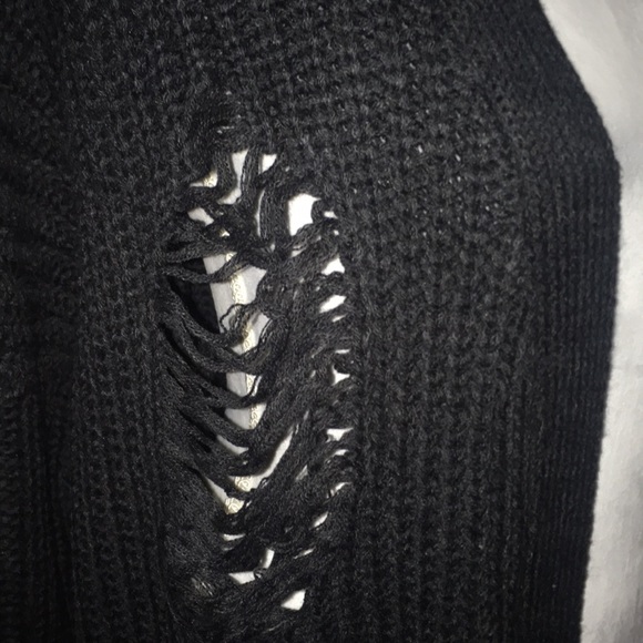 ⭐️SUPER THICK BLACK DISTRESSED CARDIGAN ⭐️ - Picture 4 of 6